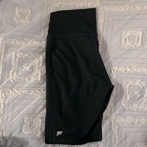 Define power hold high waisted 9” short